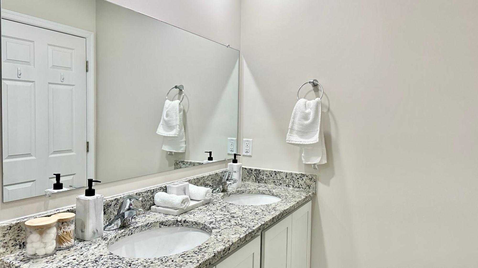 Holiday home Caverns New Townhome With 3 Bedrooms With 1500sqft